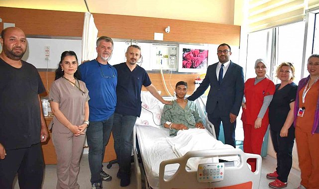 Çanakkale'de ilk kez denen cerrahi yöntemle 15 yaşındaki çocuğun kalbindeki delik kapatıldı
