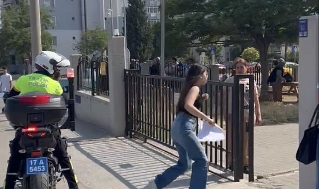 Çanakkale'de sınava geç kalan öğrencileri polis ekipleri yetiştirdi