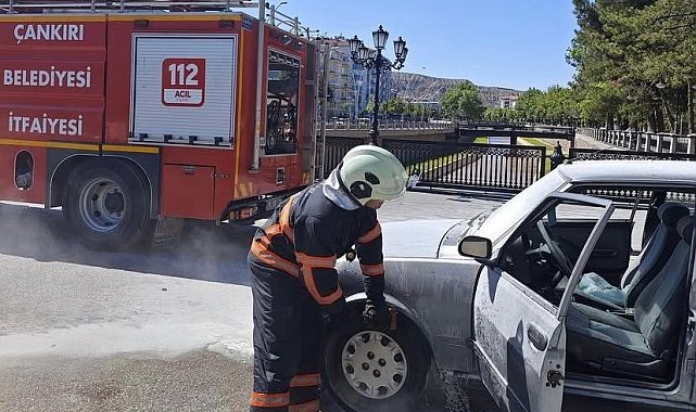 Çankırı'da seyir halindeki otomobil alev aldı