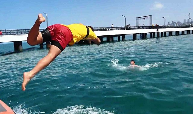 Cankurtaranlar Karadeniz'in hırçın sularında hayat nöbetinde