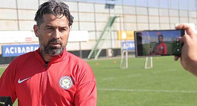 Çaykur Rizespor'da İlhan Palut'un sözleşmesi uzatıldı