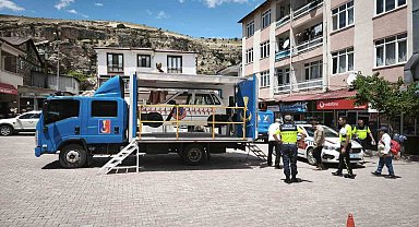 Çemişgezek'te emniyet kemeri simülasyon tırı farkındalık oluşturdu