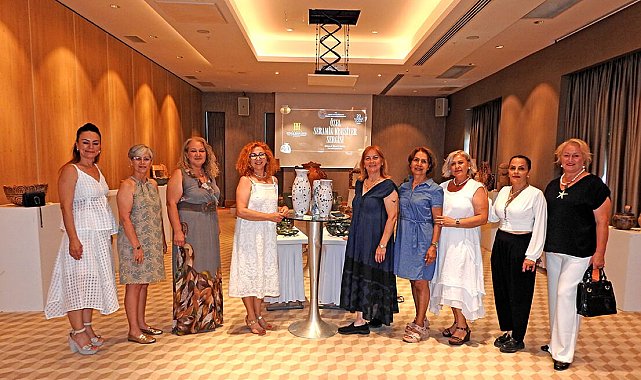 Çeşme Halk Eğitim Merkezi kursiyerleri sergi açtı