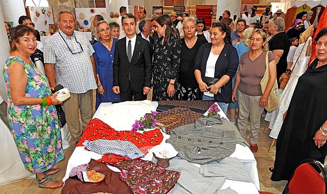 Çeşme Halk Eğitim Merkezi'nden yıl sonu sergisi
