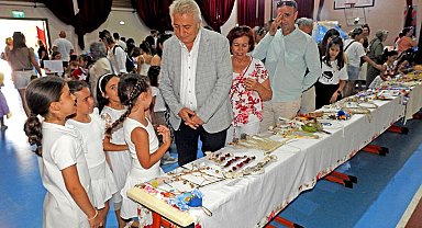 Çeşme'de, öğrencilerden geri dönüşüme duyarlı yıl sonu etkinliği