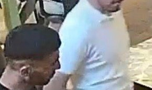 Çeşme'de sandalyeler havada uçuştu