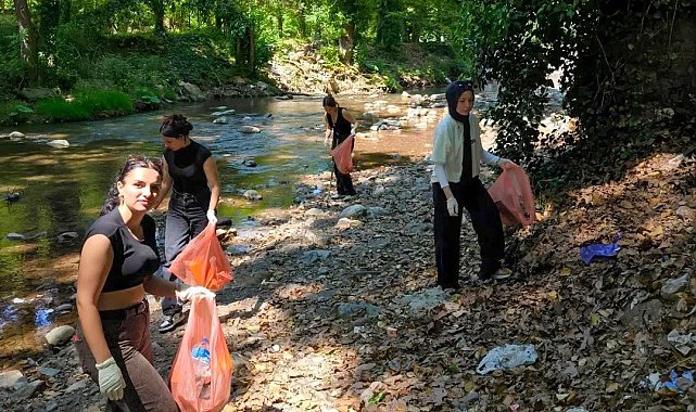 Çevre bilinci için doğa yürüyüşü düzenlediler