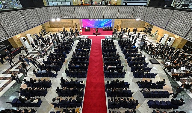 Çiçeği burnunda Güney Kore Devlet Başkanı ilk konuşmasında birlik mesajı verdi