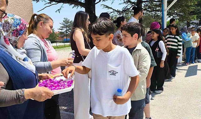 Çifteler'in 'Arife Çiçekleri"