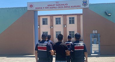 Cinayet ve uyuşturucu suçlarından aranan 2 kişi yakalandı