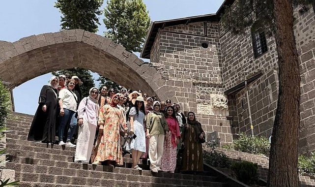 Cizreli Kadınlar Diyarbakır ve Mardin'in tarihi ve turistik yerlerini gezdi