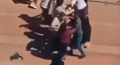 Çocukların kavgasına aileler karıştı: Kadınlar saç baş birbirine girdi