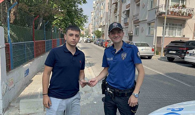 Çorlu'da lise öğrencisinden insanlık örneği: Yolda bulduğu paraları polis teslim etti