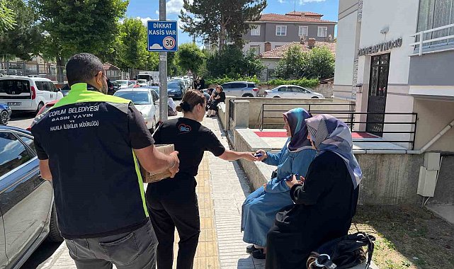 Çorum Belediyesi'nden YKS'ye giren adayların ailelerine dondurma ikramı