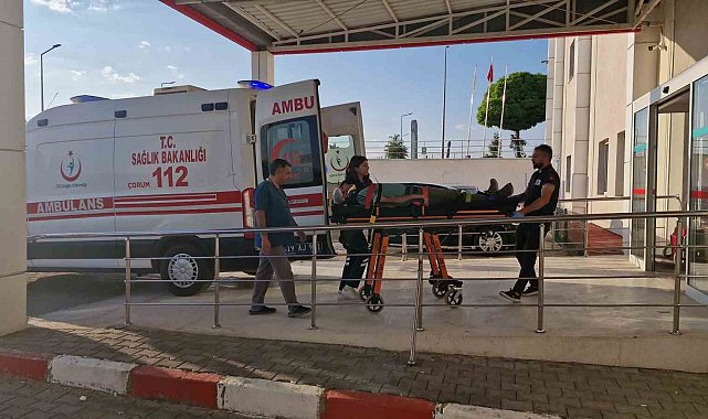 Çorum'da iki araç kafa kafaya çarpıştı: 4 yaralı