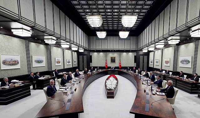 Cumhurbaşkanı Recep Tayyip Erdoğan başkanlığında kabine toplantısı başladı.