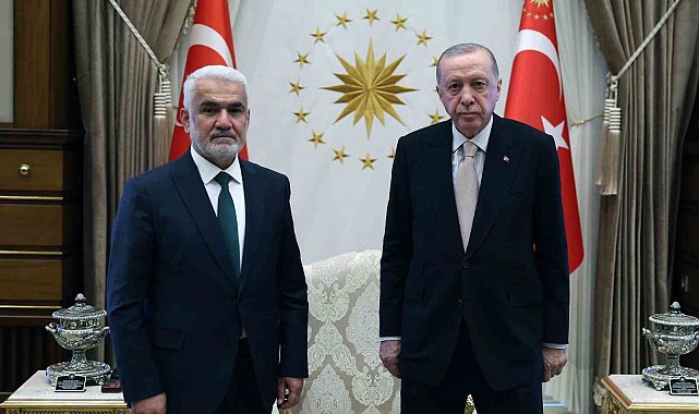 Cumhurbaşkanı Recep Tayyip Erdoğan, Hür Dava Partisi Genel Başkanı Zekeriya Yapıcıoğlu'nu Cumhurbaşkanlığı Külliyesi'nde kabul etti.