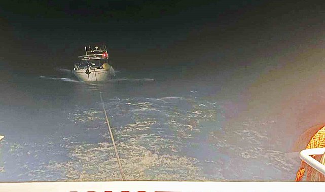 Dalaman açıklarında sürüklenen tekne kurtarıldı