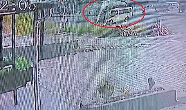 Defalarca takla atan minibüsün 18 yaşındaki sürücüsü öldü: Kaza anı kamerada
