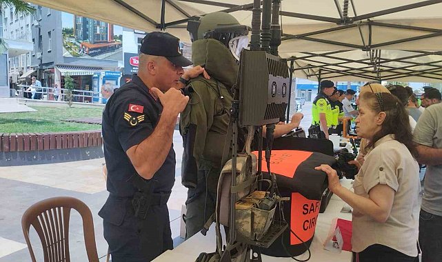 Denizli İl Jandarma Komutanlığı teknolojik donanımını vatandaşlara tanıttı