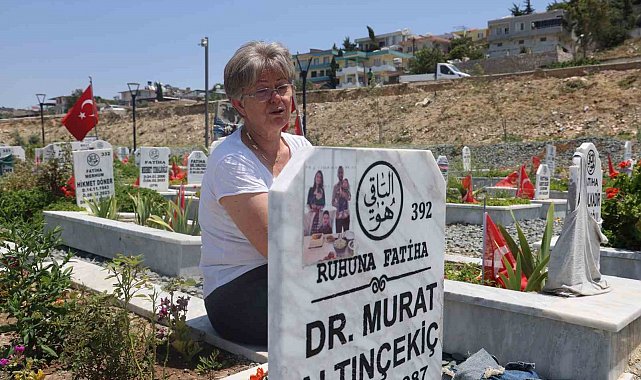 Deprem mezarlığında hüzünlü arefe