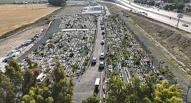 Deprem şehitliğinde hüzünlü Kurban Bayramı