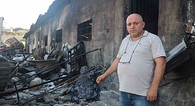 Depremden kurtardığı tekstil ürünlerinin ve makinelerin küle dönmesiyle 10 milyon TL'lik kayba uğradı