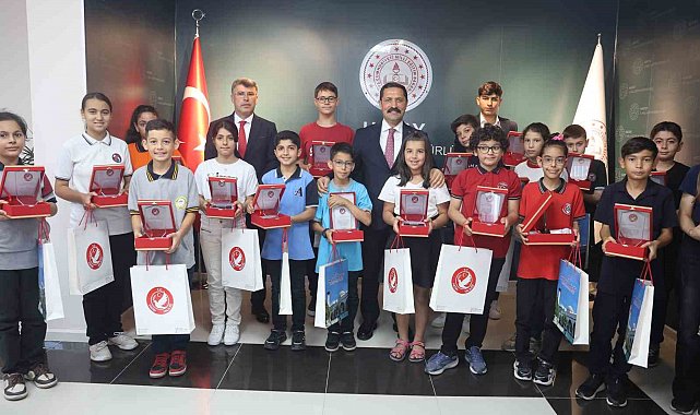 Depremin yaralarının sarıldığı Hatay'da 16 öğrenci bursluluk sınavından 500 tam almayı başardı