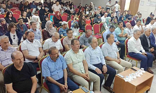 Devrek'te İmam Hatiplilerden mezuniyet sevinci