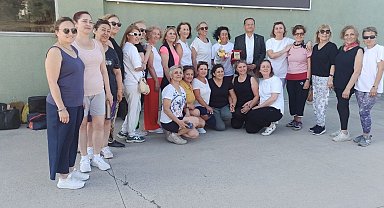 Devrek'te öğretmene teşekkür plaketi