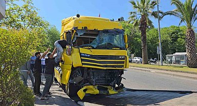 Devrilen tır ortalığı savaş alanına çevirdi: 1 yaralı