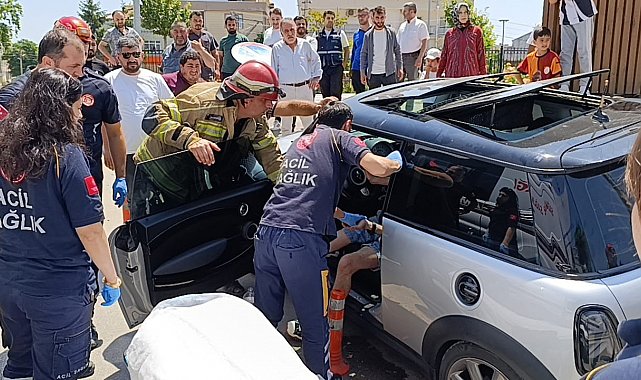 Direksiyon başında nöbet geçirdi, bariyerlere çarparak durabildi