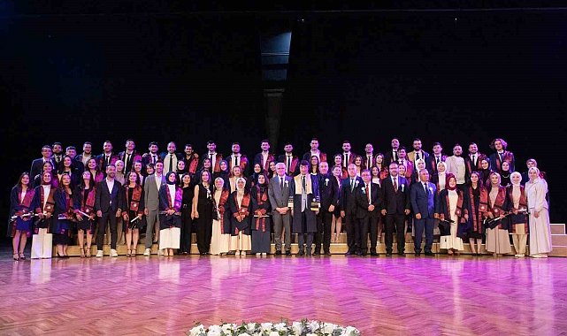 Diş Hekimliği Fakültesi mezuniyet töreni yapıldı