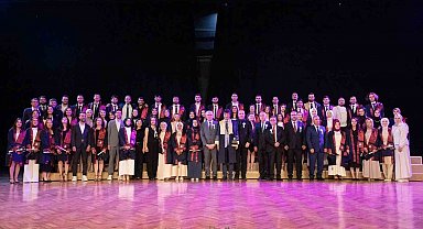 Diş Hekimliği Fakültesi mezuniyet töreni yapıldı