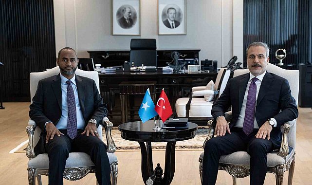 Dışişleri Bakanı Fidan, Somali Limanlar ve Deniz Ulaştırma Bakanı Nur ile görüştü