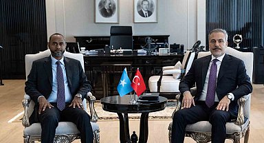 Dışişleri Bakanı Fidan, Somali Limanlar ve Deniz Ulaştırma Bakanı Nur ile görüştü