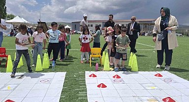 Diyadin'de çocuk şenliği renkli görüntülere sahne oldu