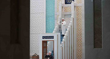 Diyanet İşleri Başkanı Erbaş, Ahmet Hamdi Akseki Camii'nde hutbe okudu
