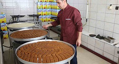 Diyarbakır'da tatlılar kurban bayramı için hazırlanıyor