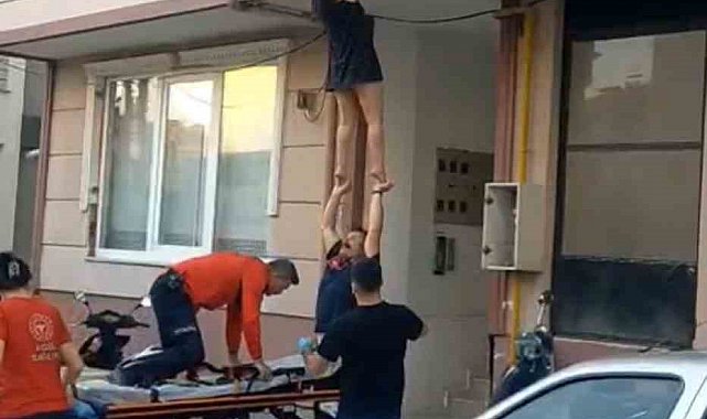 Doğalgazla intihar teşebbüsünü ihbar etti, balkondan atlayıp canına kıymaya kalktı