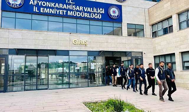 Dolandırıcılara yönelik operasyonda 13 kişi tutuklandı