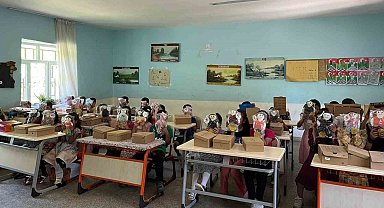 Dörtyol'da 210 öğrenciye karne hediyesi