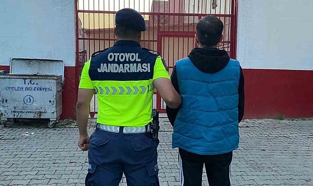 Düzensiz göçmenlerin arasına gizlenen şahıs suç makinesi çıktı