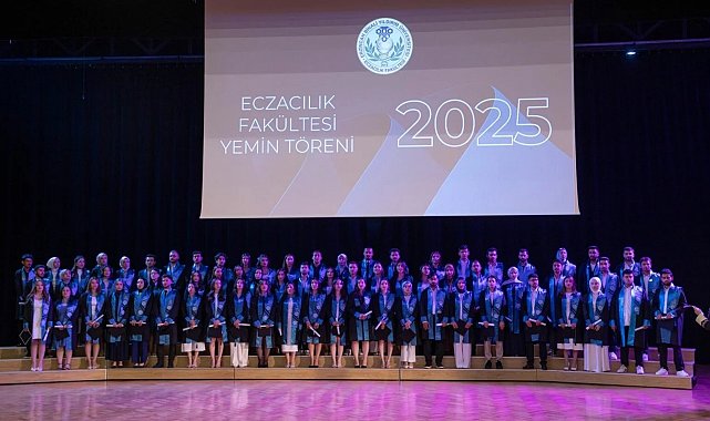 Eczacılık Fakültesi mezunları yemin etti