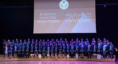Eczacılık Fakültesi mezunları yemin etti