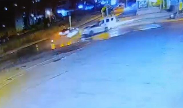 Edirne'de 4 aracın karıştığı zincirleme kaza kamerada