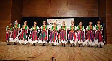 Edirne'de komşu ülkelerin katıldığı etkinlikte renkli görüntüler oluştu