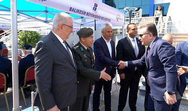 Edremit'te kurumlar arası bayramlaşma töreni düzenlendi