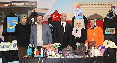 Elazığ'da kursiyerlerin el emekleri görücüye çıktı
