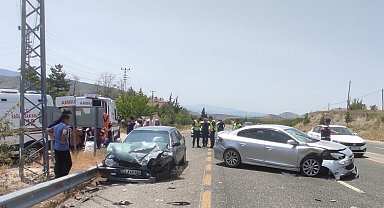 Elazığ'da trafik kazası: 5 yaralı